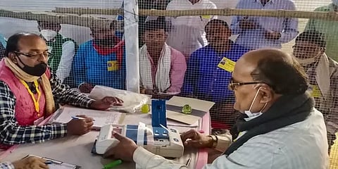 “119 இடங்களில் வெற்றிபெற்றுள்ளோம்; சான்றிதழ் கொடுக்க மறுக்கிறார்கள்”- தேஜஸ்வி யாதவ் புகார்