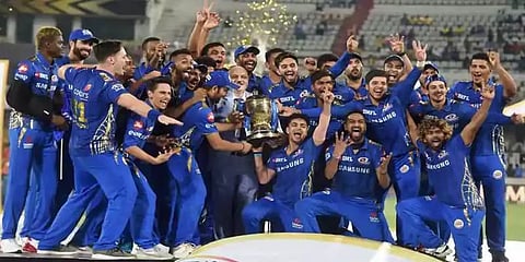 அடுத்தடுத்து ஐபிஎல் கோப்பை - நேற்று சிஎஸ்கே; இன்று மும்பை