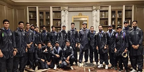 ஆஸ்திரேலியா சென்றது இந்திய அணி !