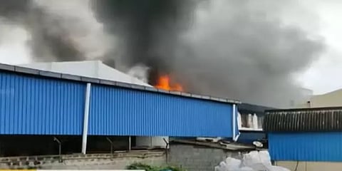 பர்னிச்சர் தொழிற்சாலையில் தீவிபத்து : 20 லட்சம் மதிப்பிலான பொருட்கள் நாசம்