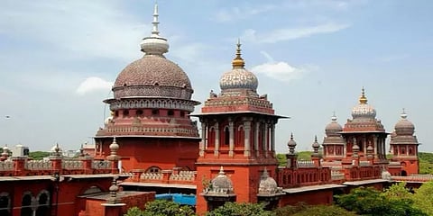 “வெற்று காகிதத்தில் கைரேகை வாங்கி சொத்தை அபகரித்துவிட்டார்” - பேத்தி மீது பாட்டி புகார்