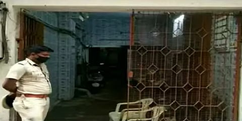 மூவர் கொலை சம்பவம் - ரூ.5 கோடி ஜீவானம்சம் கேட்டு கணவர் குடும்பத்தை சுட்டுக்கொன்றாரா மனைவி?