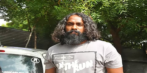 தலைமறைவாக இருந்த ரவுடி: துப்பாக்கி முனையில் பிடித்த வேலூர் போலீசார்