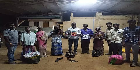 புத்தாடை இல்லாமல் வருந்திய செருப்பு தைக்கும் தொழிலாளி: முன்வந்து உதவிய விஜய் ரசிகர்கள்