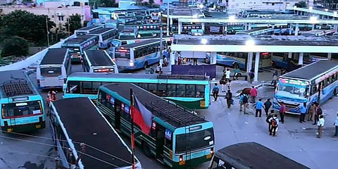 தீபாவளி சிறப்பு பேருந்து: பூந்தமல்லியில் கடும் போக்குவரத்து நெரிசல்