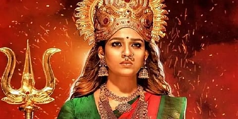 'மூக்குத்தி அம்மன்' திரை விமர்சனம் - எடுபடாத அரைகுறை அரசியல்!