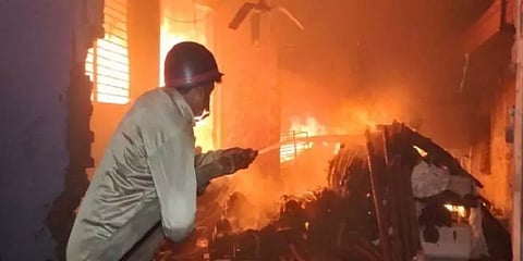 மதுரை ஜவுளிக்கடை தீவிபத்து: கடை நிர்வாகம் மீது காவல்துறையினர் வழக்குப்பதிவு