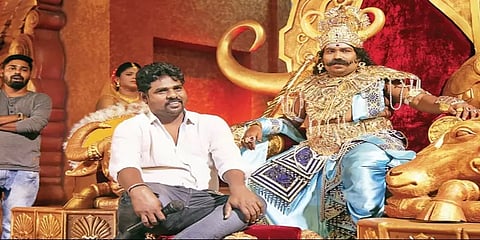 ’தர்மபிரபு’ பட முத்துக்குமரன் இயக்கும் சலூன்: மீண்டும் இணைந்த யோகிபாபு!