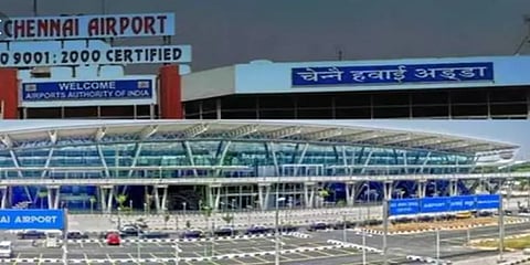 அவசரமாக தரையிறக்கப்பட்ட விமானம் - சென்னை ஏர்போர்ட்டில் நடந்தது என்ன?