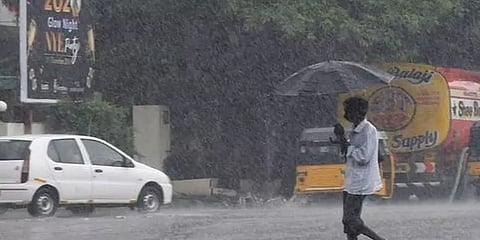அடுத்த 24 மணி நேரத்திற்கு மிதமான மழைக்கு வாய்ப்பு - வானிலை ஆய்வு மையம்