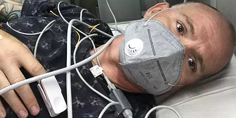 மலேரியா, டெங்கு, கொரோனா பிடியிலிருந்து மீண்டவரை தாக்கிய ராஜநாக பாம்பு