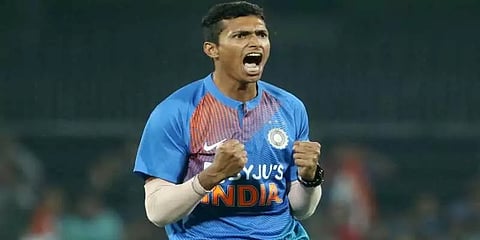 ஆஸ்திரேலியாவில் கேக் வெட்டி பிறந்தநாளை கொண்டாடிய நவ்தீப் சைனி