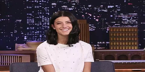 16 வயதினிலே 10 கோடி ஃபாலோயர்கள்! டிக் டாக்கில் உச்சம் தொட்ட சிறுமி