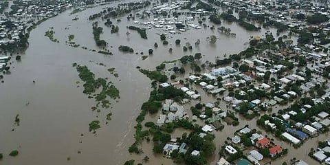 2015 சென்னை வெள்ளத்திற்கு பின்பும் பாடம் கற்காதது ஏன்? - உயர்நீதிமன்றம் அதிருப்தி