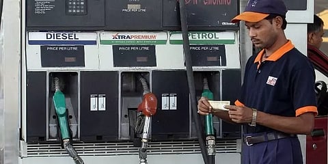 நாளை வழக்கம்போல் பெட்ரோல் பங்குகள் இயங்கும் - ஆனால் இந்த 7 மாவட்டங்களில்...