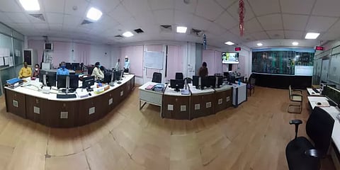 வேலூரில் 5 மணி அளவிலே பேருந்து நிறுத்தம்: மின் இணைப்பு துண்டிக்கப்படவும் வாய்ப்பு