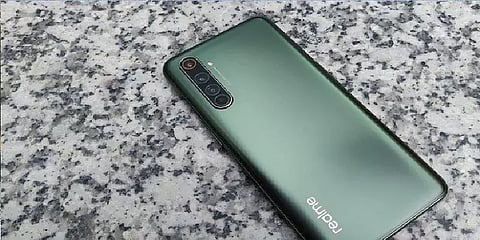 ஒருநாள் மட்டுமே... அசத்தலான தள்ளுபடிகளை அறிவித்த ரியல்மி.!