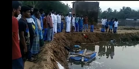 மணல் குவாரியில் தேங்கிய மழைநீரில் மூழ்கி 7 வயது சிறுமி உயிரிழப்பு