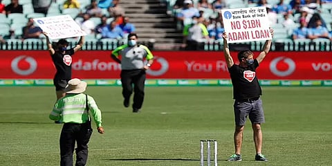 அதானிக்கும் ஆஸ்திரேலிய மக்களுக்கும் என்னதான் பிரச்னை? - எஸ்பிஐ வங்கியால் சர்ச்சை!