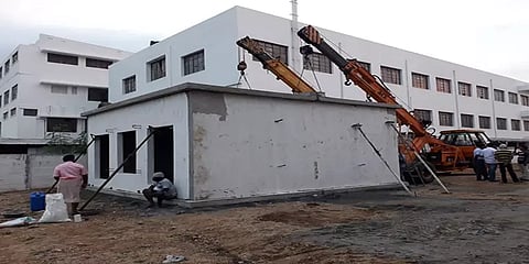 பொள்ளாச்சி: அதிசயம் ஆனால் உண்மை; 24மணி நேரத்தில் ரெடியாகும் கான்கிரீட் வீடுகள்..!