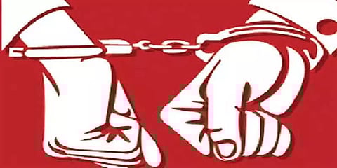 சென்னை: பணிப்பெண்ணை பாலியல் வன்கொடுமை செய்ய முயன்றதாக மருத்துவர் உள்ளிட்ட 2 பேர் கைது