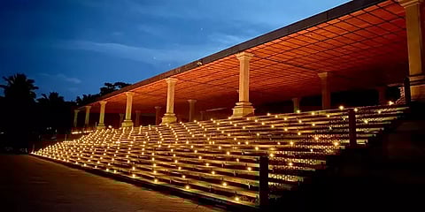 கார்த்திகை தீபம் - கோவையில் ஜொலித்த ஈஷா யோகா மையம்