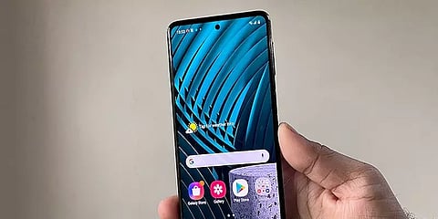 ரூ.20,000-க்குள் நல்ல செல்போன் வேணுமா? - இதுதான் லிஸ்ட்... செலக்ட் பண்ணுங்க!