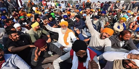 எதிர்க்கட்சிகள்மீது பழிபோடும் மோடி... டெல்லியில் போராட்டத்தைத் தொடர்வதில் விவசாயிகள் உறுதி