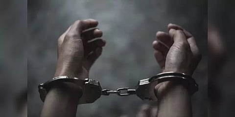 திருமணம் செய்துகொள்வதாக ஆசைவார்த்தை... சிறுமியை கர்ப்பமாக்கிய இளைஞர் கைது