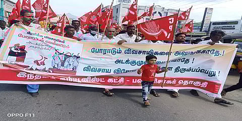 'டெல்லி சலோ' விவசாயிகளுக்கு ஆதரவாக தென்னிந்தியாவில் களத்தில் முன்நிற்கும் தமிழகம்!