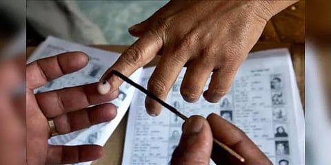 தபால் வாக்கு: தேர்தல் ஆணையத்தின் புதிய முறையை எதிர்க்கும் தமிழக எதிர்க்கட்சிகள்!