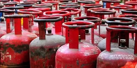 சமையல் எரிவாயு சிலிண்டரின் விலை அதிரடி உயர்வு!