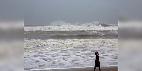 நாளை உருவாகிறது புதிய காற்றழுத்த தாழ்வுப் பகுதி: வானிலை மையம் அறிவிப்பு