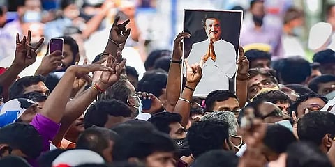 'வாய்ஸ் பாலிட்டிக்ஸ்' முதல் 'சாதி, மத சார்பற்ற ஆன்மீக அரசியல்' வரை! - ரஜினி டைம்லைன்