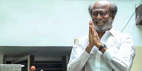 #இப்போ_இல்லேன்னா_எப்பவும்_இல்ல - ரஜினிக்கு ஆதரவாகவும் எதிராகவும் ட்ரெண்டிங் யுத்தம்!