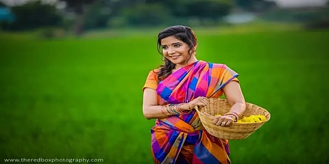 ’’பச்சை நிறமே.. பச்சை நிறமே..’: கிராமத்து கெட்டப்பில் சாக்ஷி அகர்வால் - புகைப்படங்கள்!