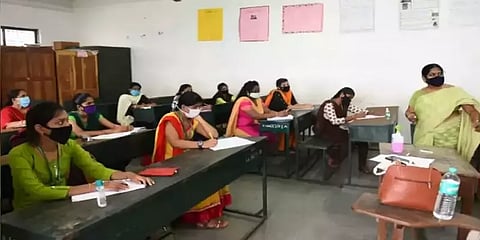 'ஆரோக்ய சேது' ஆப் அவசியம்... கல்லூரிகளுக்கு தமிழக அரசின் நெறிமுறைகள் அறிவிப்பு!