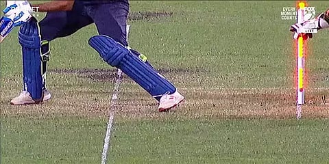 “தோனி அளவுக்கு வேகம் இல்லை தானே” தவனிடம் நகைச்சுவையாக கேட்ட ஆஸி கேப்டன்