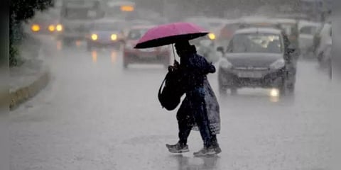 தமிழகத்தில் 4 மாவட்டங்களில் கனமழைக்கு வாய்ப்பு: வானிலை மையம் தகவல்