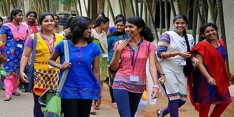 வழிகாட்டு நெறிமுறைகளுடன் இன்று முதல் கல்லூரிகள் திறப்பு!