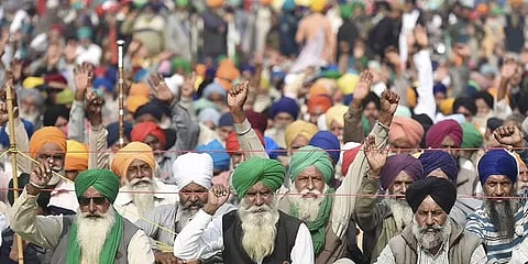 போராட்டத்தை தீவிரப்படுத்தும் விவசாயிகள்: 12-ஆவது நாளாக தொடரும் போராட்டம்