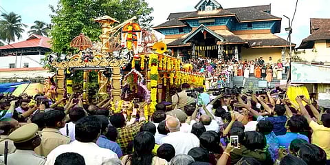 சபரிமலை ஐயப்பன் கோயில் தங்க அங்கி ஊர்வலம்: பக்தர்கள் கவனிக்க வேண்டியவை!