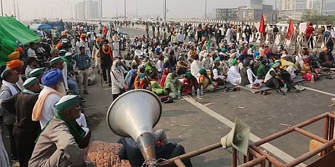 டெல்லியில் தொடரும் விவசாயிகள் போராட்டம்: இன்று முழு அடைப்புக்கு அழைப்பு