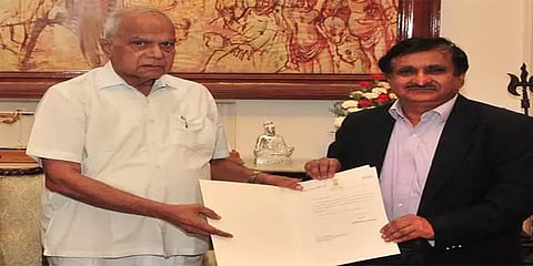 ”எனக்கு தெரியாமல் சூரப்பாவை விசாரிக்க குழுவா?” - தமிழக அரசு மீது ஆளுநர் அதிருப்தி?