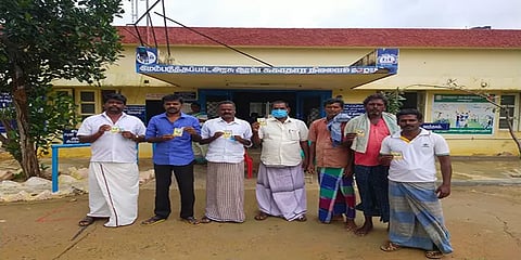 புதுக்கோட்டை: அரசு மருத்துவமனை ஓ.பி. சீட்டில் இரட்டை இலை சின்னம் இருந்ததால் சர்ச்சை!