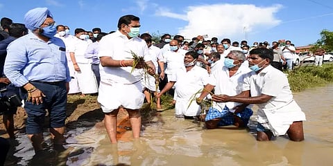 நிவர் புயல் சேதம் - ரூ.74.24 கோடி நிதி ஒதுக்கியது தமிழக அரசு