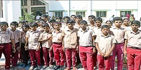 பாதிக்கப்படும் பட்டியலின மாணவர்கள்... நிறுத்தப்பட்டதா கல்வி உதவித் தொகை? - விரிவான அலசல்