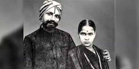 புரட்சி பாடல்களால் தேச உணர்வை ஊட்டிய பாரதியின் பிறந்தநாள் இன்று!