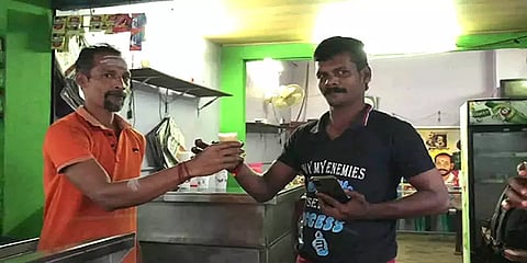 இலவச டீ, பஸ் - ஆட்டோ பயணம் ஃப்ரீ... ரஜினி பிறந்தநாளில் ரசிகர்கள் சிறப்பு ஏற்பாடு!