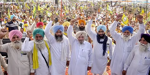 "வேளாண் சட்டங்களை ரத்து செய்தால் மட்டுமே பேச்சுவார்த்தை" விவசாய சங்கங்கள் அறிவிப்பு !